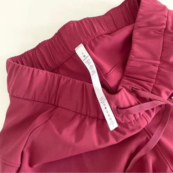 Lululemon On the Fly 7/8 Pant in Chianti - Picture 5 of 9